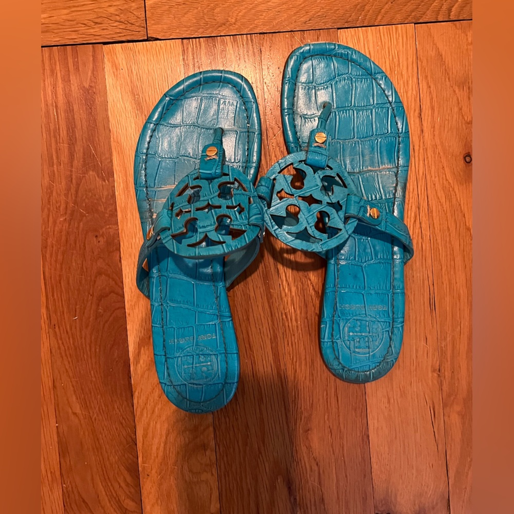 RARE Tory Burch Turquoise Croc Miller Sandals